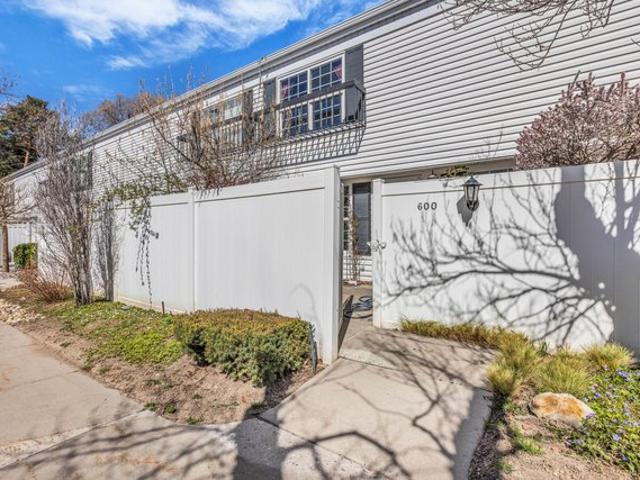 Townhouse for sale in Murray, Utah