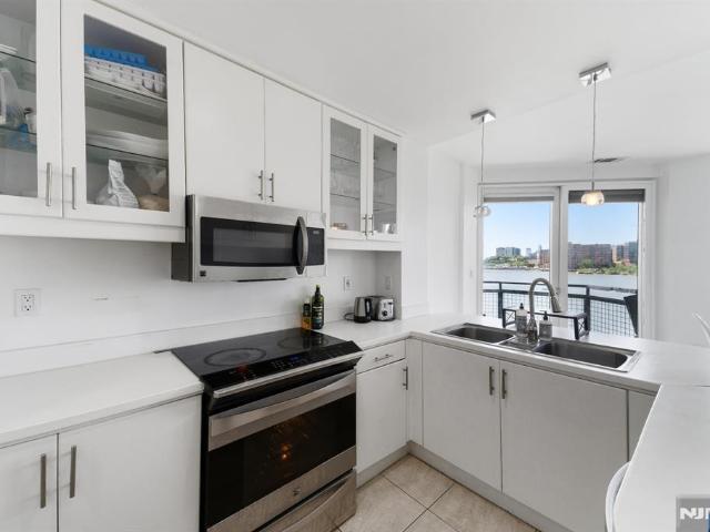 Condo for sale in Hudson, New Jersey