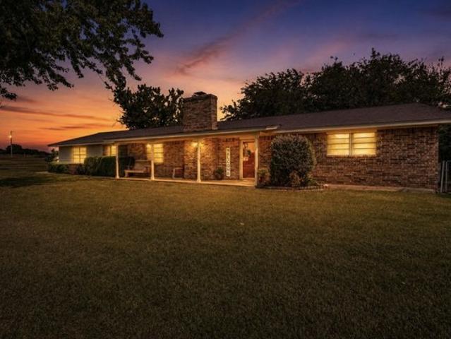 House for sale in De Leon, Texas