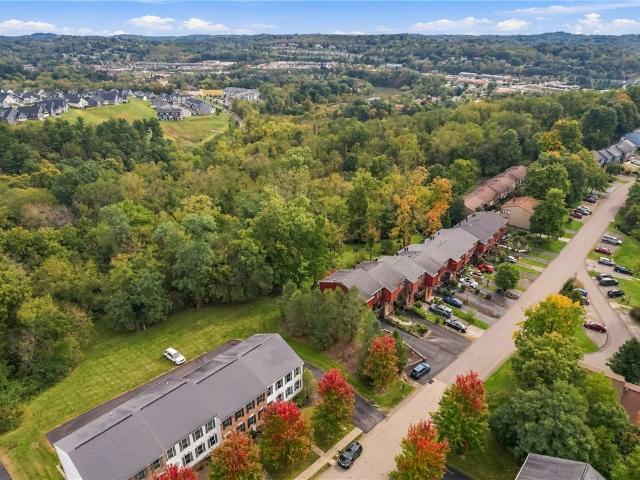 Townhouse for sale in Borland Manor, North Strabane Township