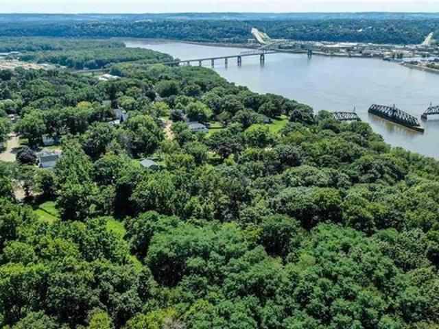 Land for sale in East Dubuque, Illinois
