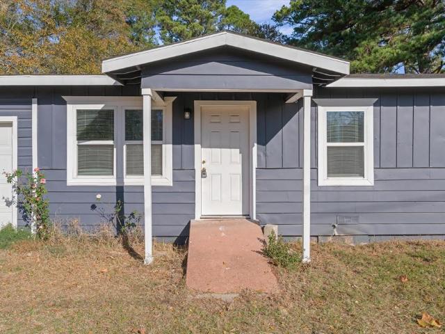 House for sale in Henderson, Texas