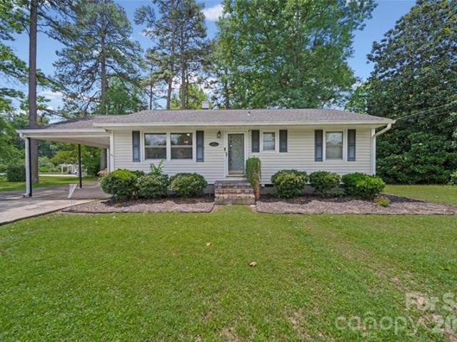 House for sale in Lowell, North Carolina