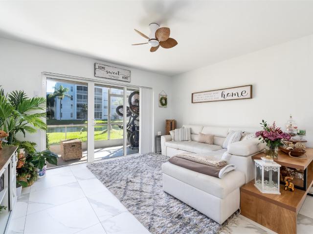 Condo for sale in Dania, Florida