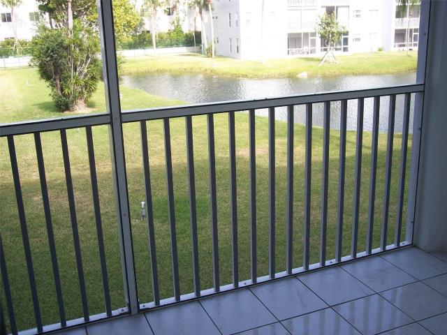 Condo for sale in Dania, Florida