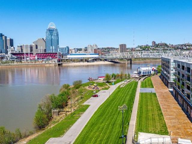 Condo for sale in Campbell, Kentucky