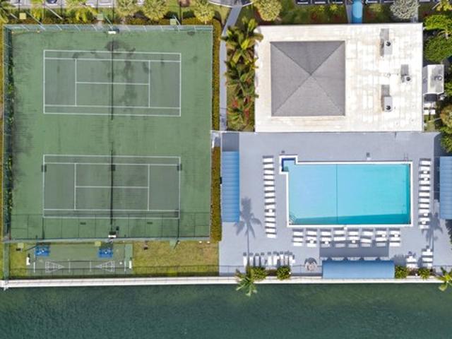 Condo for sale in Hallandale, Florida