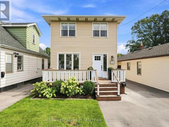 House for sale in Ancaster, Ontario