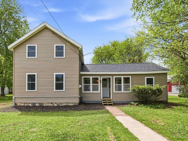 House for sale in Waupaca, Wisconsin