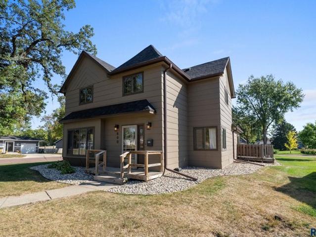 House for sale in Beresford, South Dakota