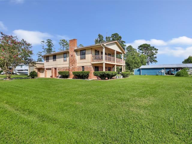 House for sale in Oakhurst, Texas