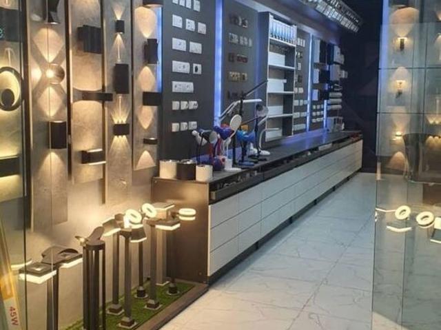 Commercial for rent in Deri