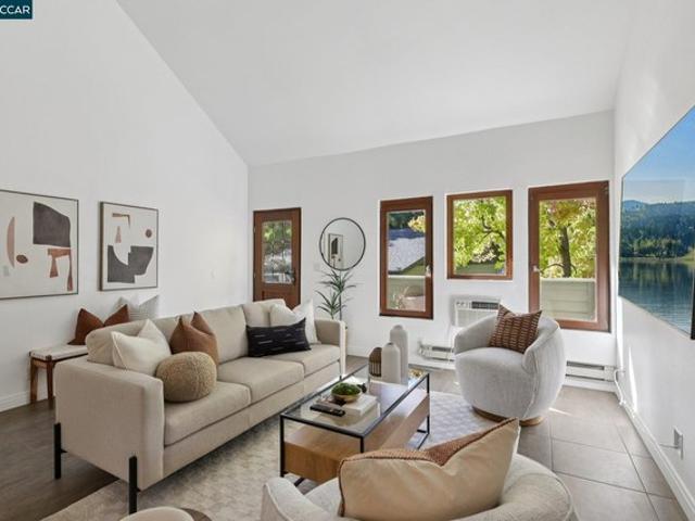 Condo for sale in Pleasant Hill, California