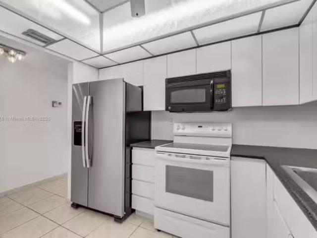Condo for sale in Hollywood