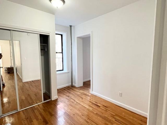 Room for rent in Arverne, New York