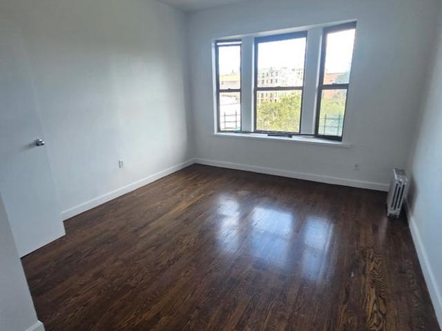 Room for rent in Arverne, New York