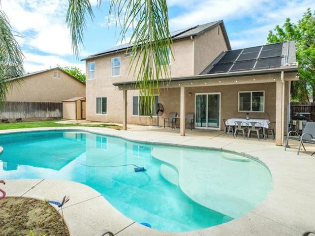House for sale in Kingsburg, California
