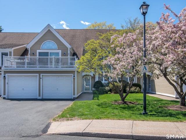 Townhouse for sale in North Haven, Connecticut
