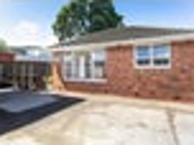 Apartment for sale in Royal Oak