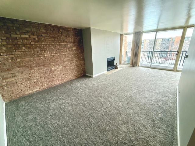 Condo for sale in Lisle, Illinois
