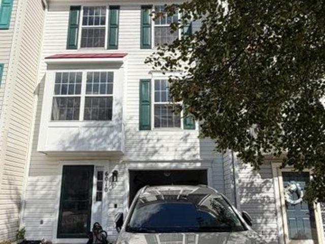 Townhouse for sale in Parkland, District Heights