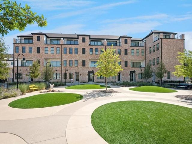 Townhouse for sale in Addison, Texas