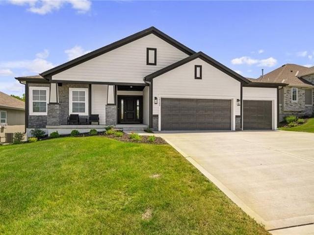 House for sale in Shawnee, Johnson County