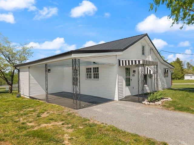House for sale in Mayslick, Kentucky