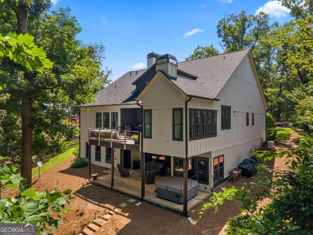 House for sale in Flowery Branch, Georgia