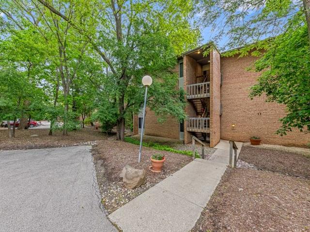 Condo for sale in Lisle, Illinois
