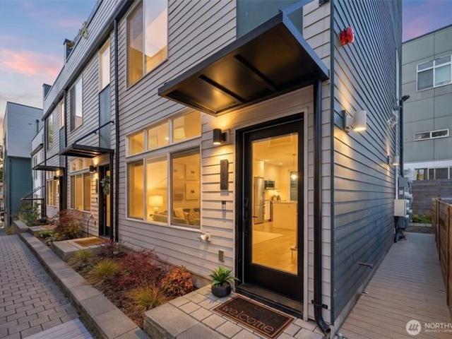 Townhouse for sale in Seattle, Washington