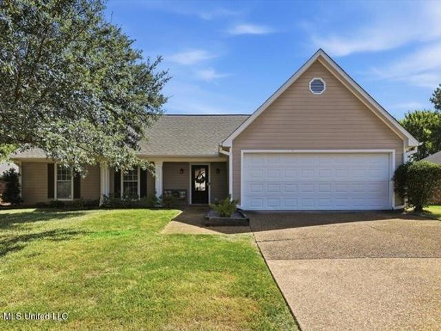 House for sale in Laurelwood, Flowood