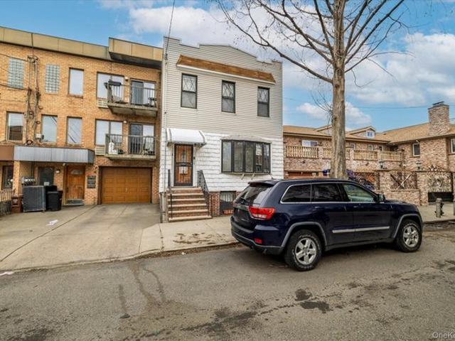 House for sale in Queens, Arverne
