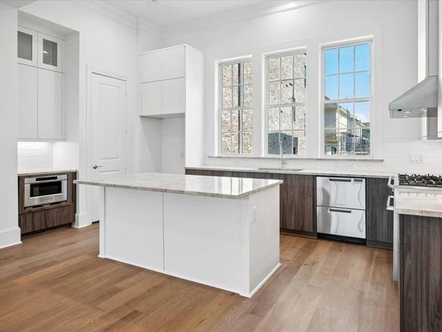 Townhouse for sale in Addison, Texas