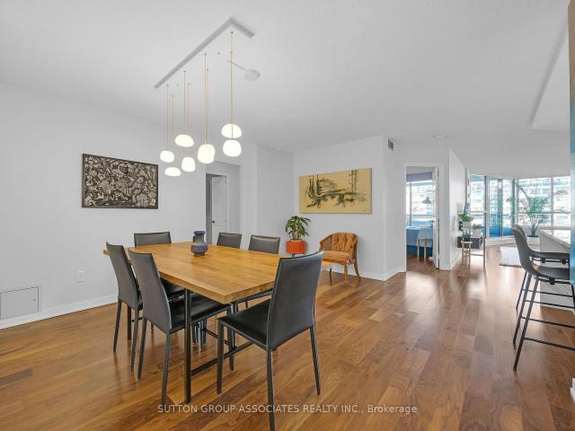 Condo for sale in Toronto, Golden Horseshoe