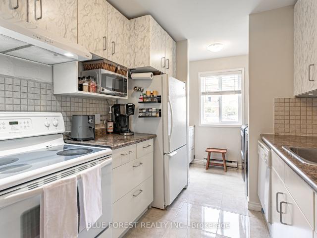 Condo for sale in Arva, Ontario