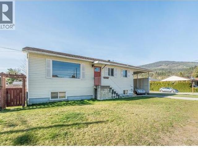 House for sale in Castlegar, British Columbia