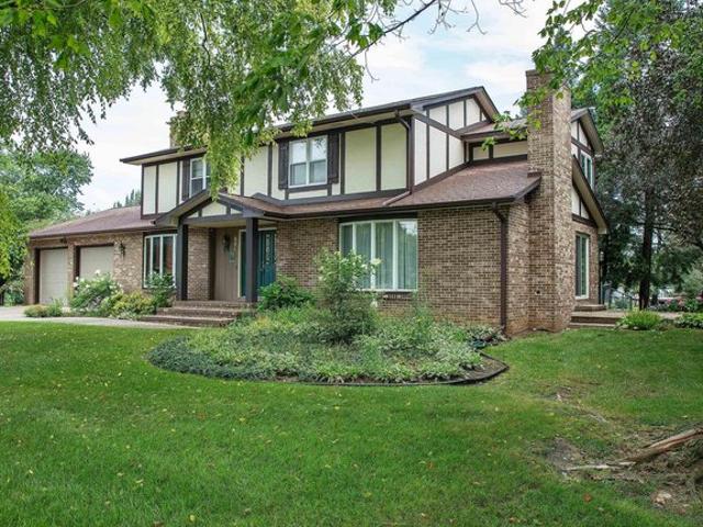 House for sale in Waverly, Iowa