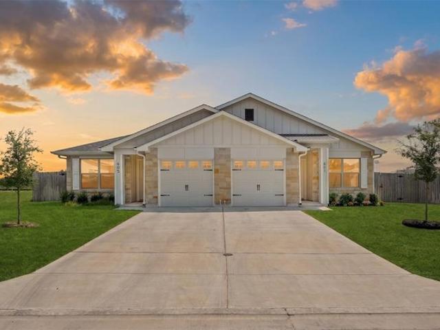 Townhouse for sale in Troy, Texas