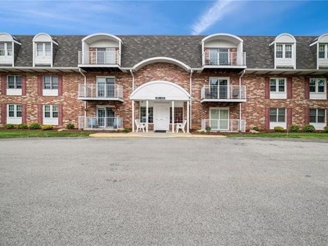 Condo for sale in Washington, Pennsylvania