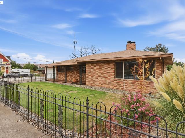 House for sale in The Dalles, Wasco County