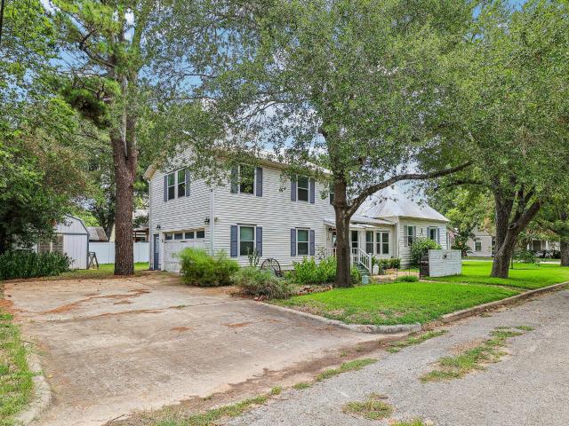 House for sale in Smithville, Texas