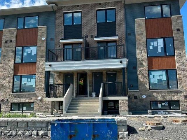 Townhouse for rent in Barrhaven West, Ottawa