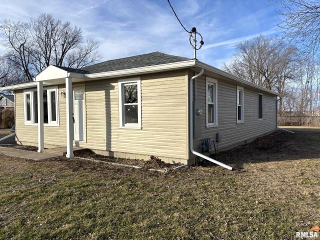 House for sale in Knoxville, Illinois