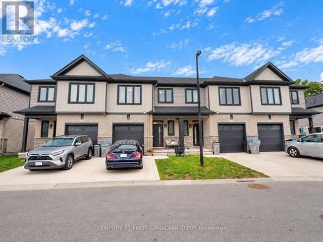 Townhouse for sale in Strathroy-caradoc, Ontario