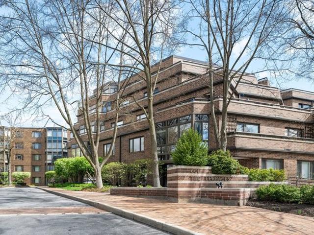 Condo for sale in Highland Park, Illinois