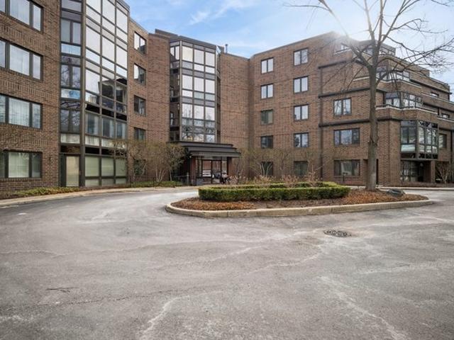 Condo for sale in Highland Park, Illinois
