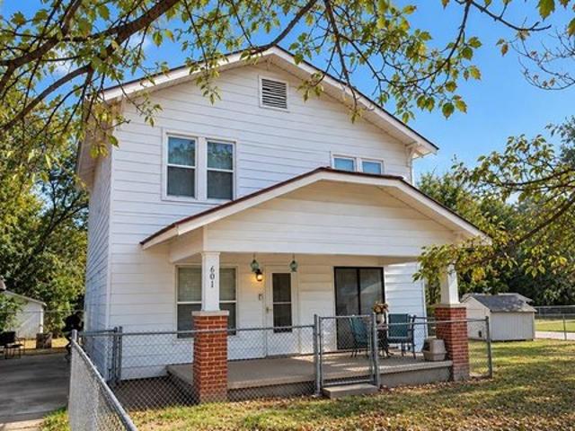 House for sale in Holdenville, Hughes County