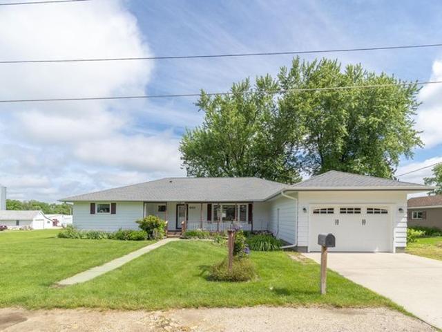 House for sale in Fairbank, Iowa