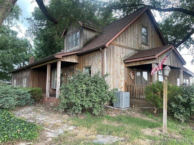 House for sale in Belleville, Illinois